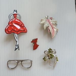 Set of 5 pins brooches for work and play